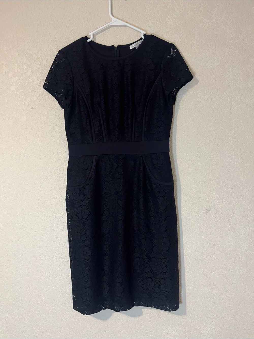 Sandra Darren Navy Blue Lace Midi Dress size 6